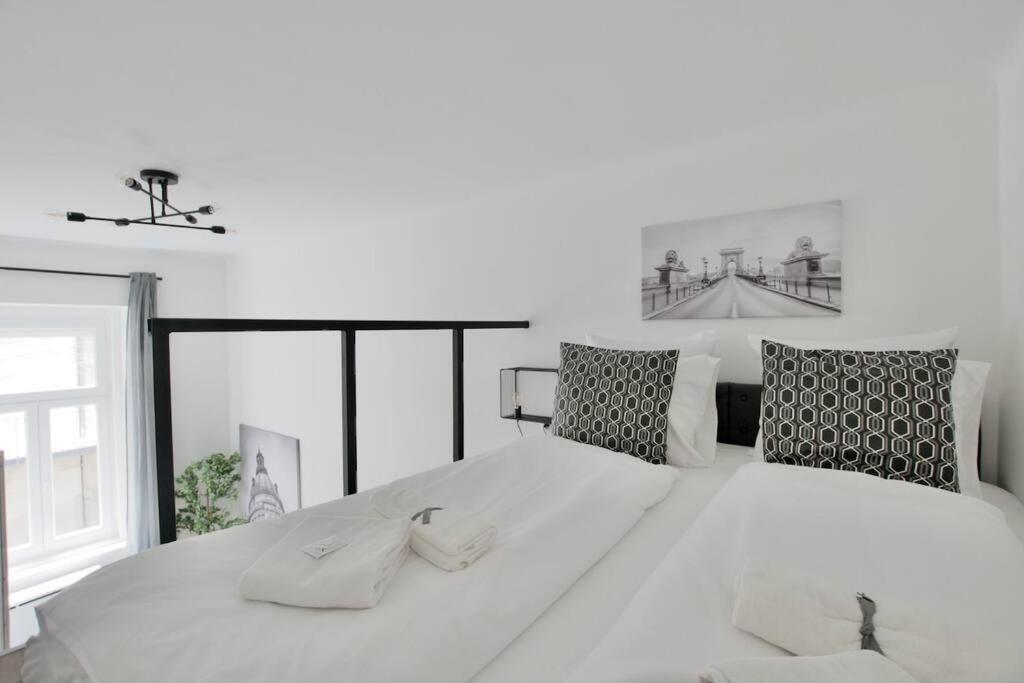 Premium Apartment By Hi5- Brody Street Budapest Eksteriør bilde