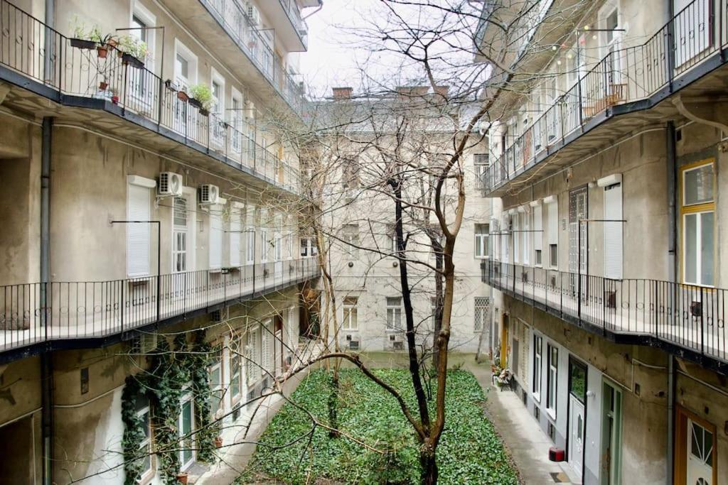 Premium Apartment By Hi5- Brody Street Budapest Eksteriør bilde